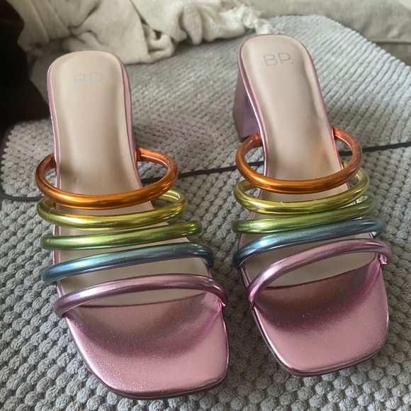 NORDSTROM’S BRASS PLUM Multicolor Strappy Heels - Picture 1 of 10